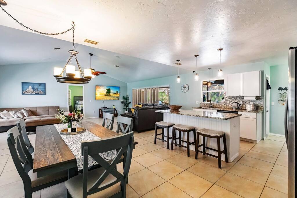 Sunny Oasis Getaway -Heated Pool-Mini Golf-Near Beach Nokomis Exterior foto